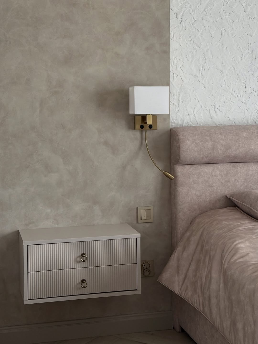 Alkantarus suede-effect paint – Trowel Finish, Private House, Przysieka Stara