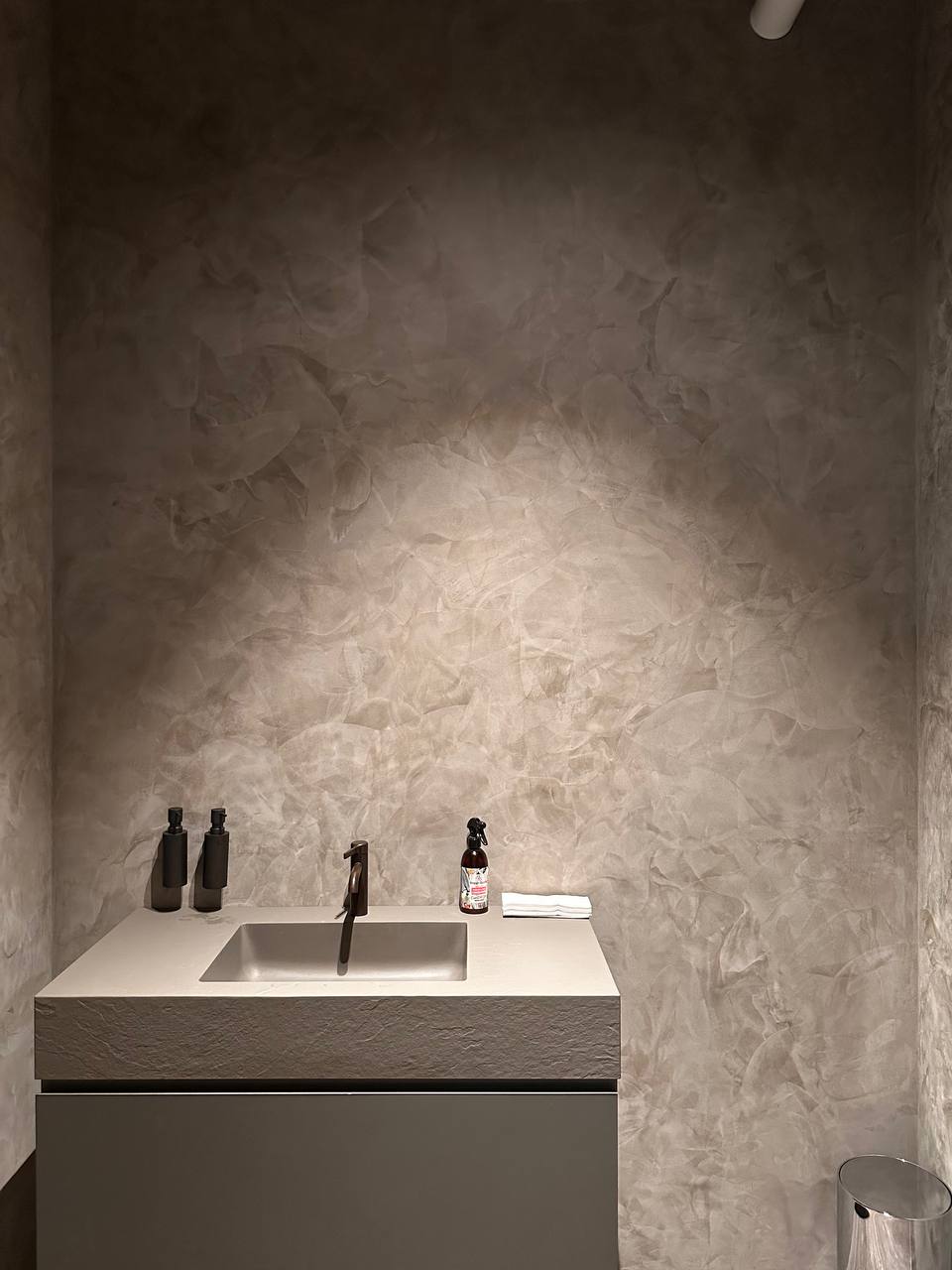 Alkantarus suede-effect paint – Trowel Finish, #33 Smoky Linen