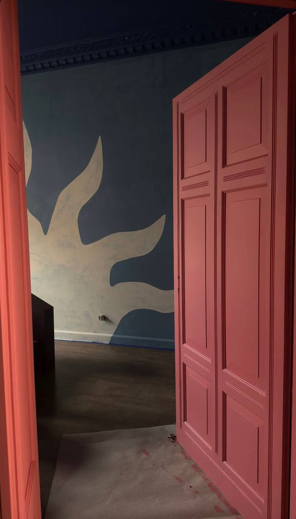 52. Cool Reflection – Limewash Inspiration
