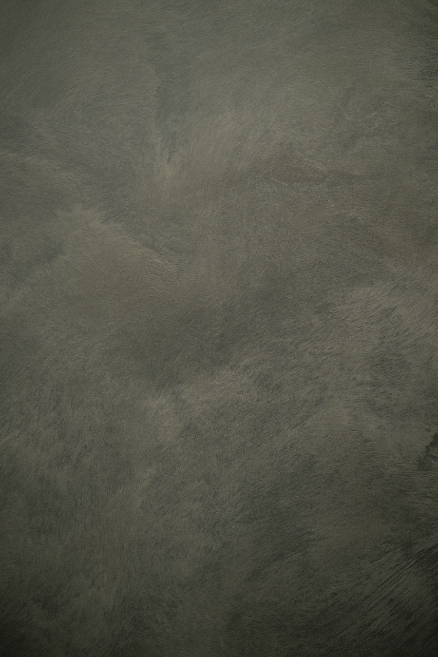 #11 Smoked Sage Alkantarus suede-effect paint on a wall – view 2