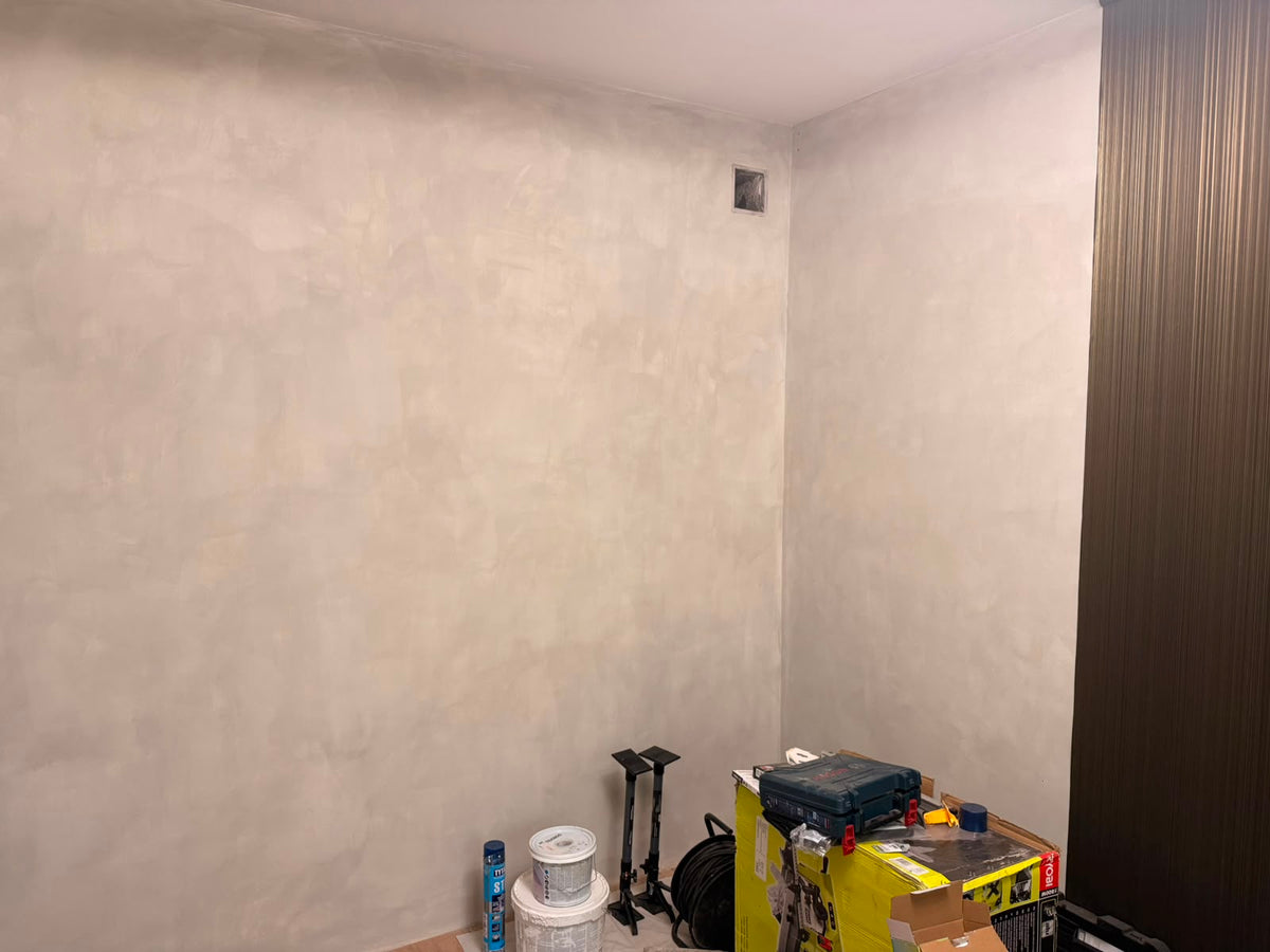 #188 Warm Concrete limewash paint on a wall – customer project, photo 4