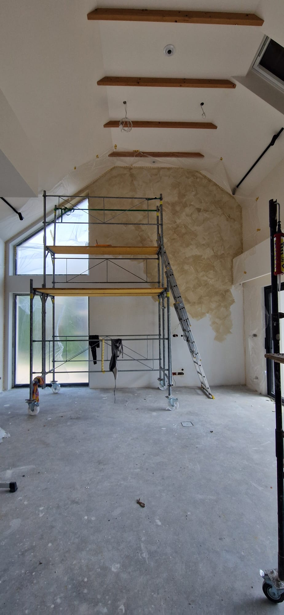 #211 Soft Sand limewash paint on a wall – customer project, photo 3