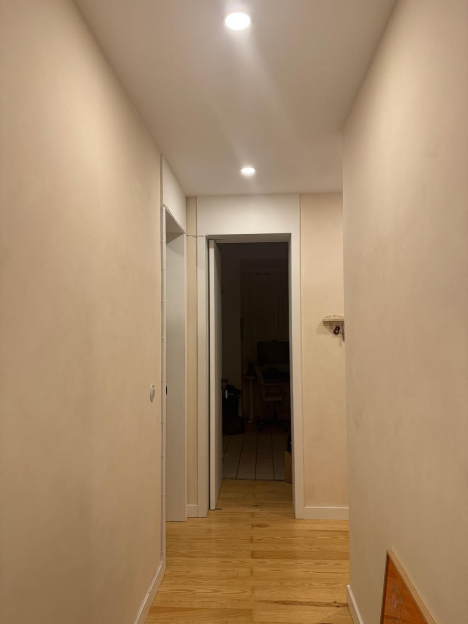 #246 Almond Chalk limewash paint on a wall – customer project, photo 3