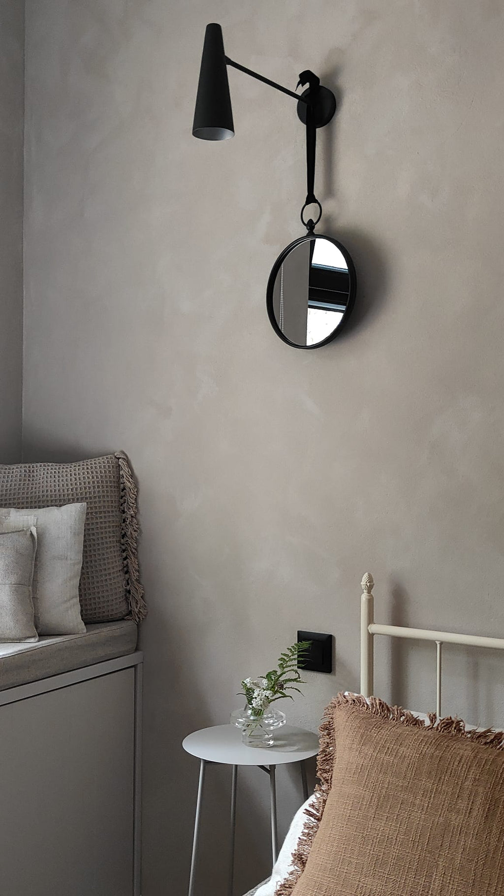 #124 Warm Nougat limewash paint on a wall – customer project, photo 5