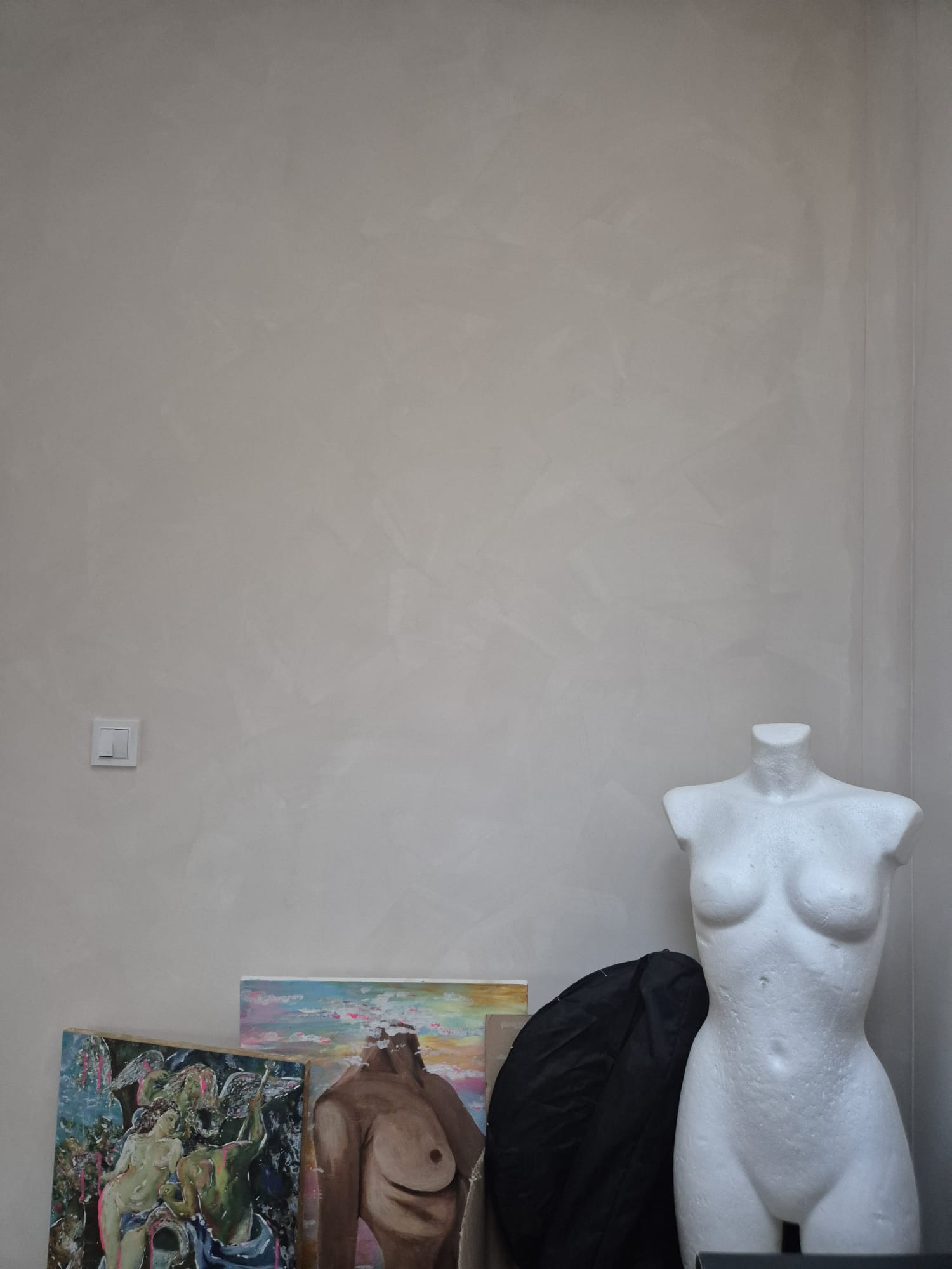 #249 Almond Glow – Limewash Paint