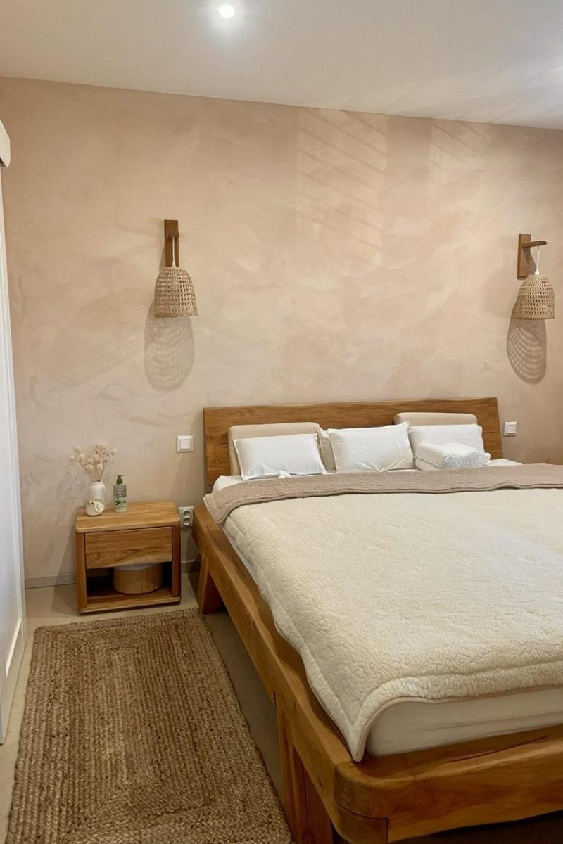 #43 Egg Cream – Limewash Paint