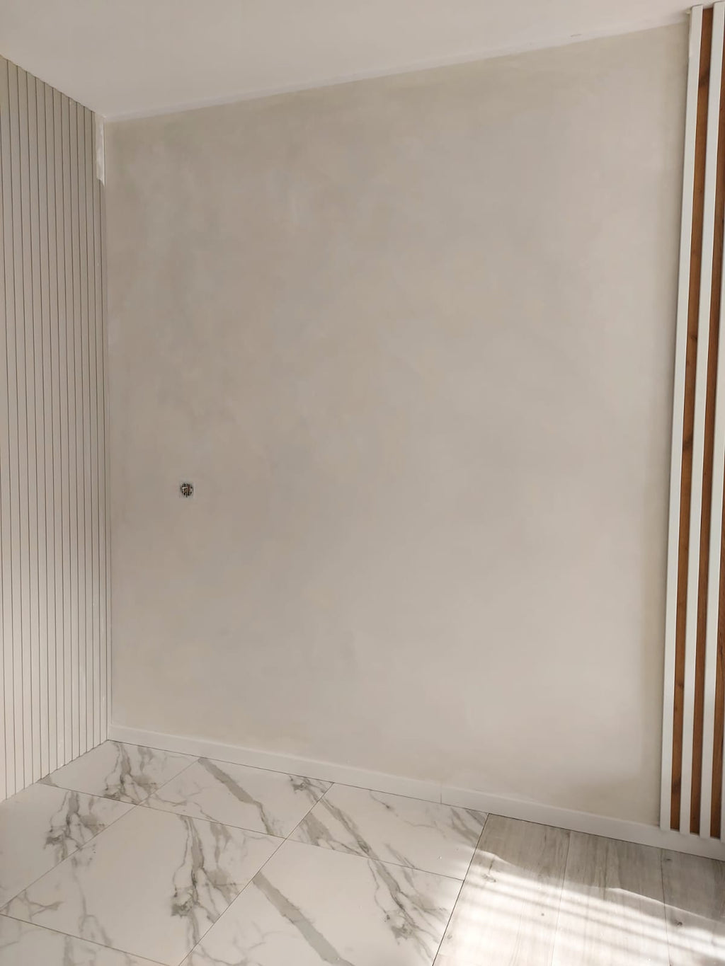 #2 Dry Linen limewash paint on a wall – customer project, photo 4