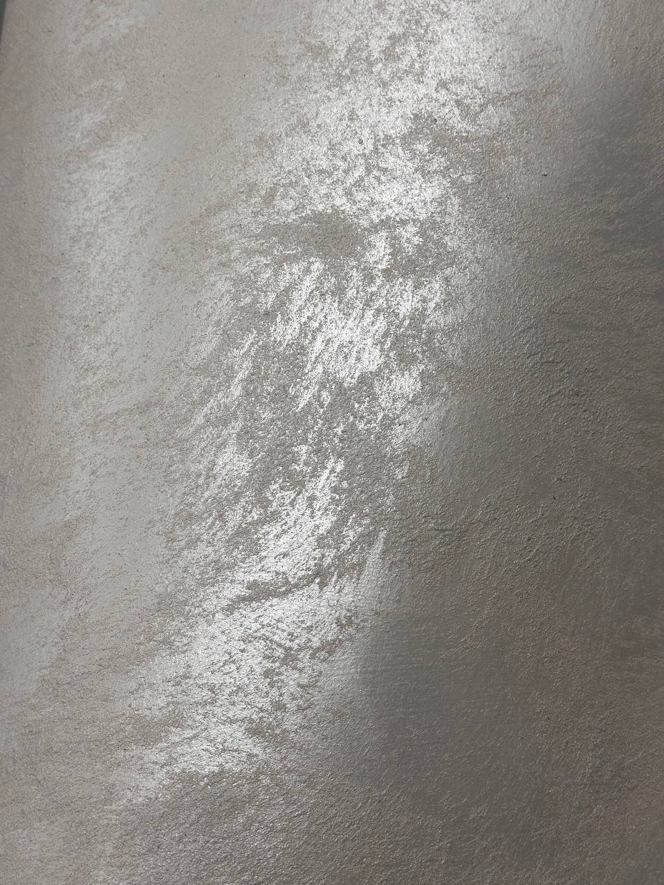 #0 Alabaster Mist Saharus sand-effect paint on a wall